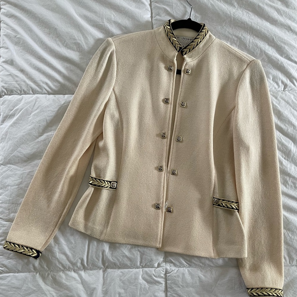 St. John collection by Marie grey size 4